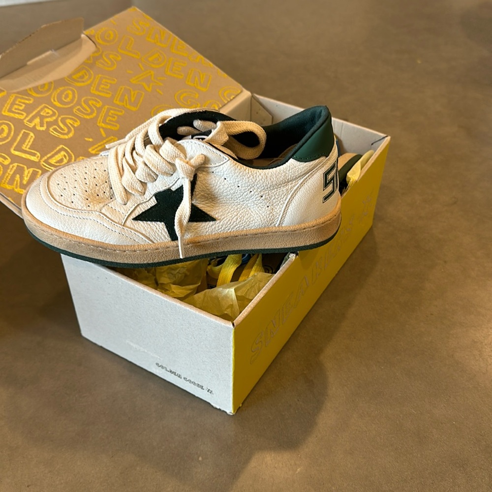 Little girl – never worn, golden goose sneakers